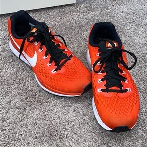 Nike zoom sneakers